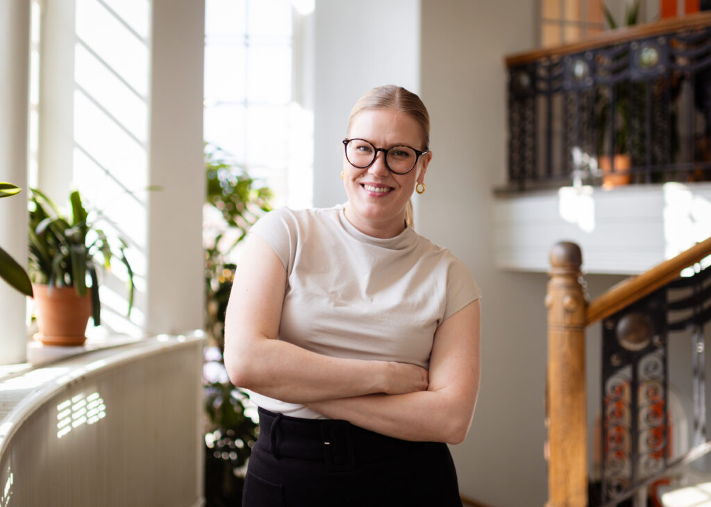 Oona Ikonen, Bonfire Agency